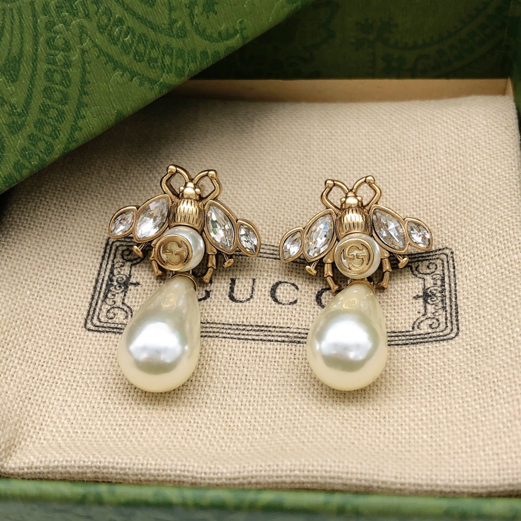 Bee Stud Earrings in Polished Metal-Tone – Bee Detail – Design 005 close-up detail