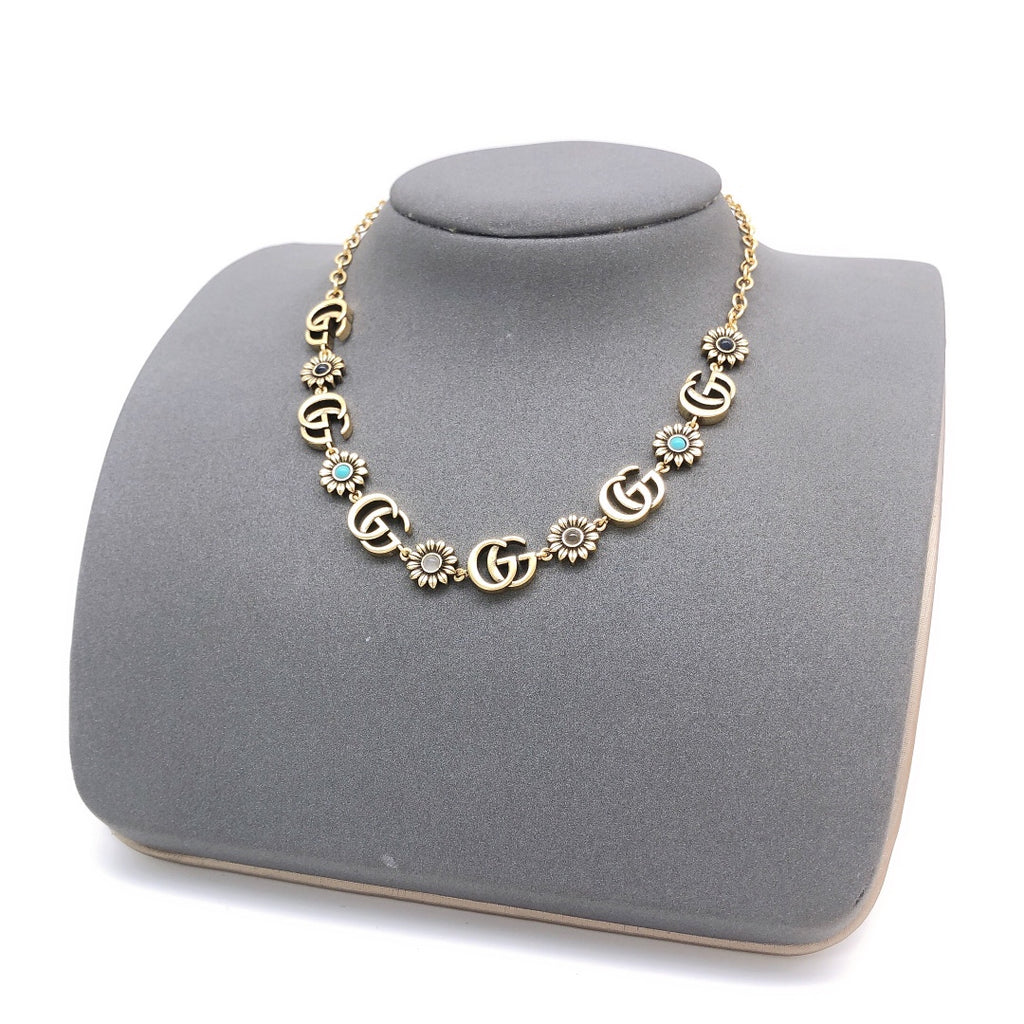 Floral Pendant Necklace in Polished Metal-Tone – Design 004 close-up detail
