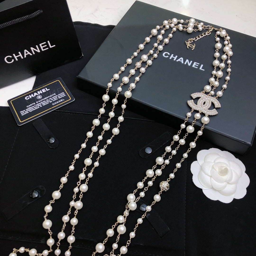 Pearl Pearl-Detail Pendant Necklace – Pearl Detail – Design 010 main product view