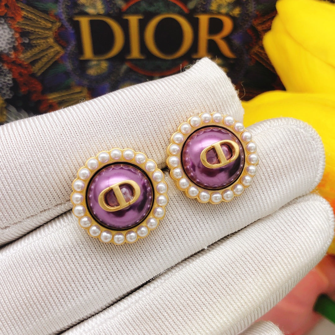 Graphic Letter Motif Stud Earrings in Silver-Tone – Design 001 detail view