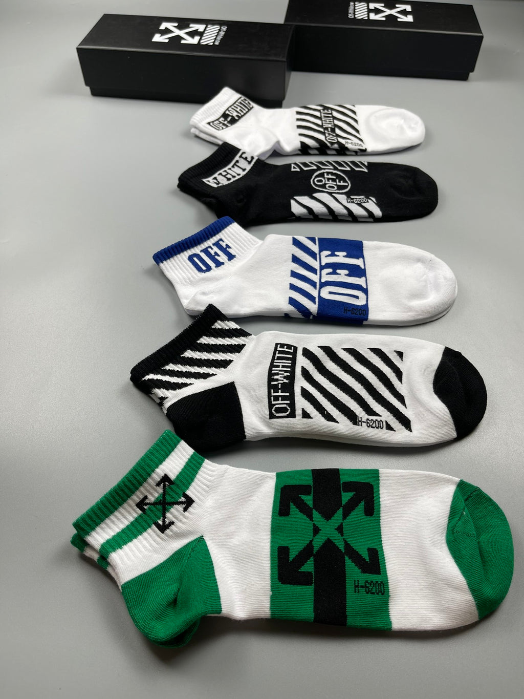 Off-White Diagonal Graphic Details Ankle Socks - 5-Pair Set