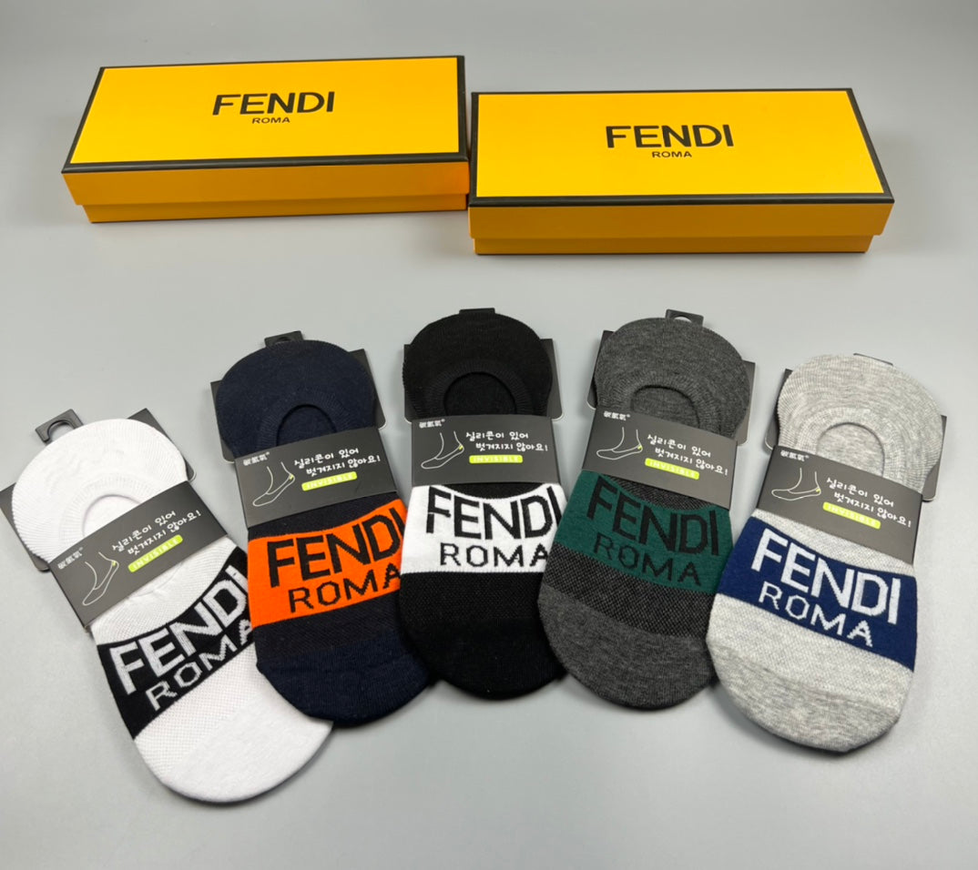 Fendi Bold Wordmark Details No-Show Socks