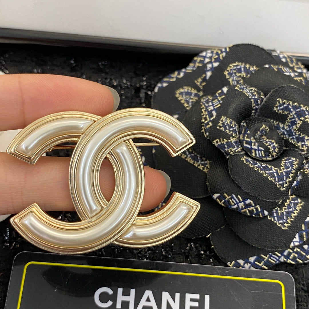 Double-C Emblem Brooch in Gold-Tone – Design 002 main product view