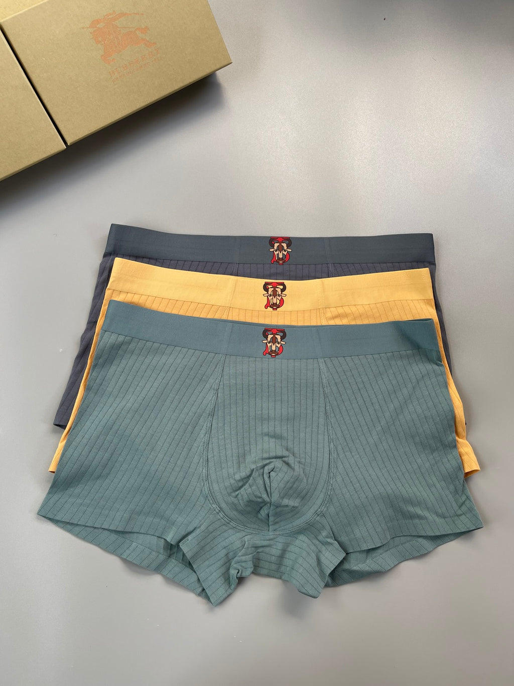 Burberry Visible Colour, Waistband And Emblem Details Men's Boxer Briefs - 3-Piece Box