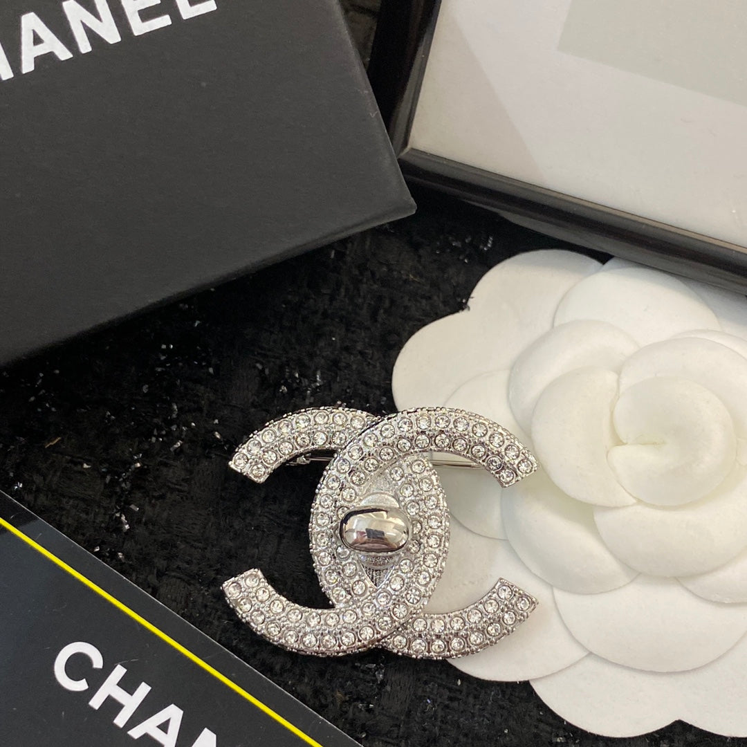 Double-C Emblem Brooch in Polished Metal-Tone – Design 007 front product view