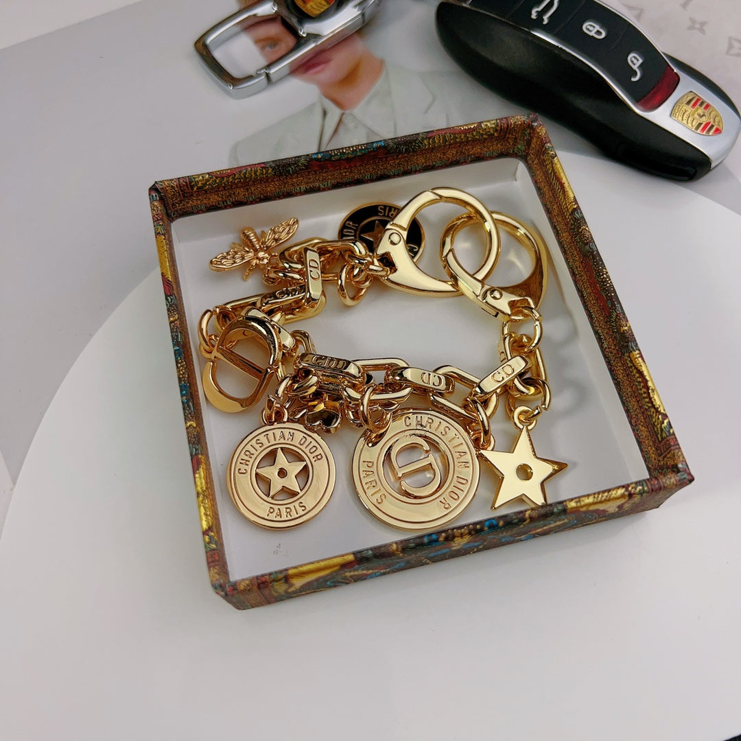 Bee Motif Jewelry Accessory in Gold-Tone – Design 001 close-up detail