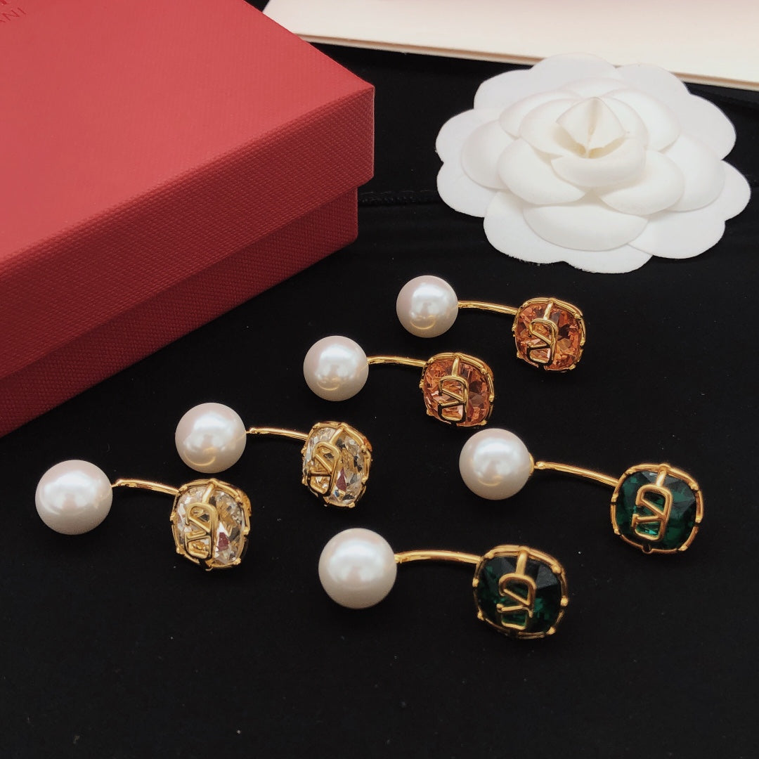 Signature Emblem Pearl-Detail Drop Earrings – Green detail view