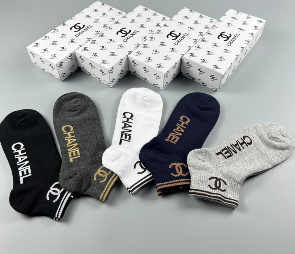Chanel Cotton Simple Wordmarks And Emblems No-Show Socks - 5-Pair Set