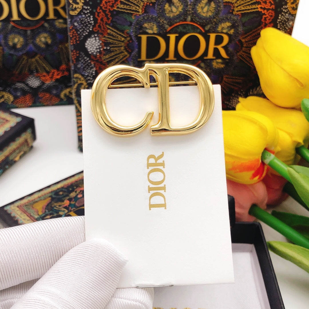 Letter Brooch in Gold-Tone – Design 003 front product view