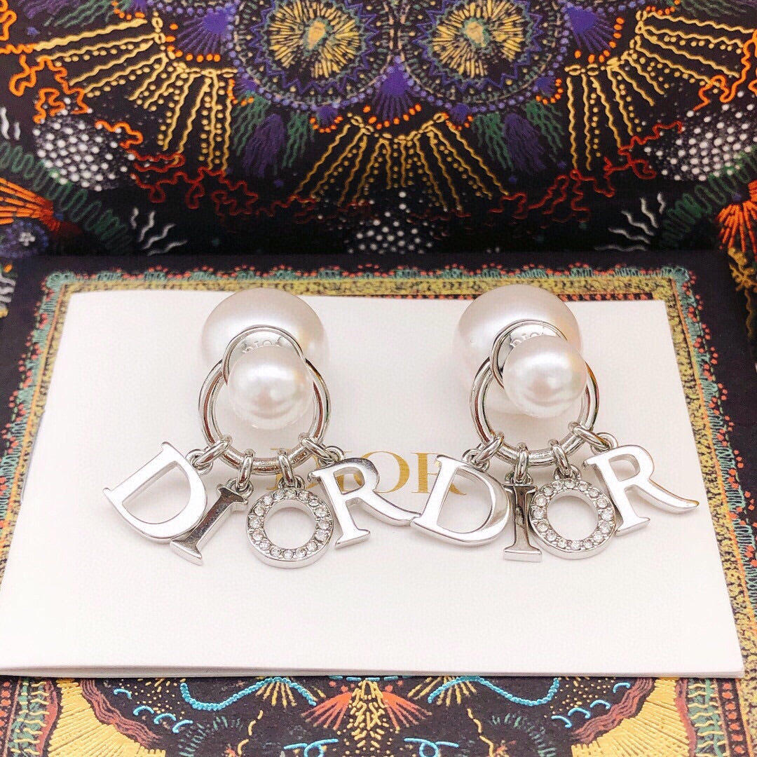 Pearl-Style Motif Statement Earrings in Silver-Tone with Pearl-Style Detail – Design 002 detail view