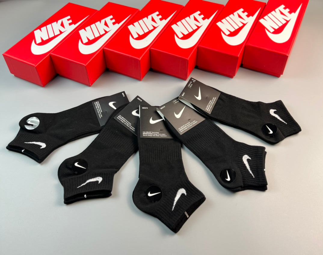 Nike Cotton Ankle Socks - Black & White