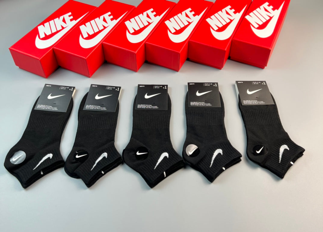 Nike Cotton Small Swoosh Details No-Show Socks - 5-Pair Set