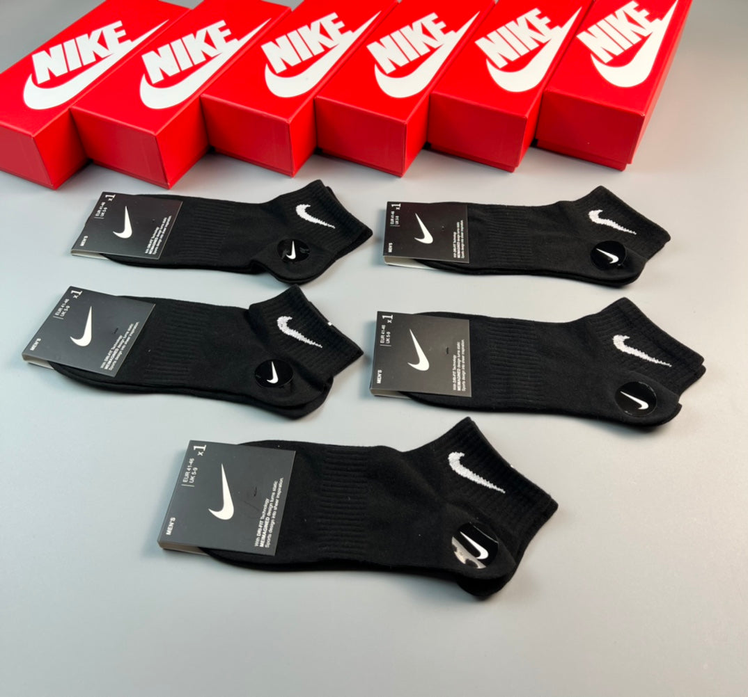 Nike Cotton Small Swoosh Details No-Show Socks - 5-Pair Set