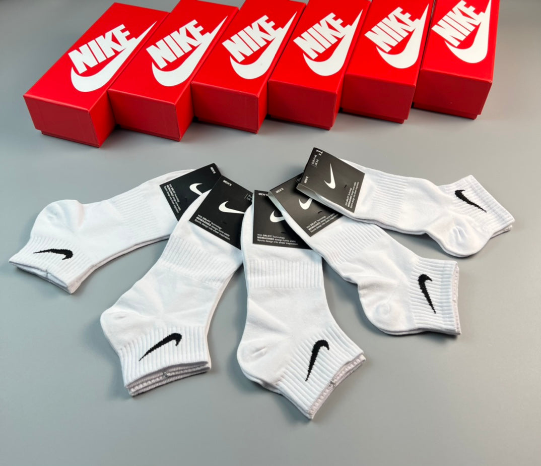 Nike Cotton Ankle Socks - Black & White