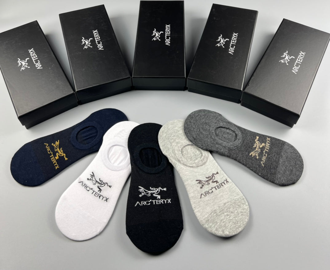 Arc'teryx Cotton Visible Branded Cuff Or Emblem Details No-Show Socks - 5-Pair Set
