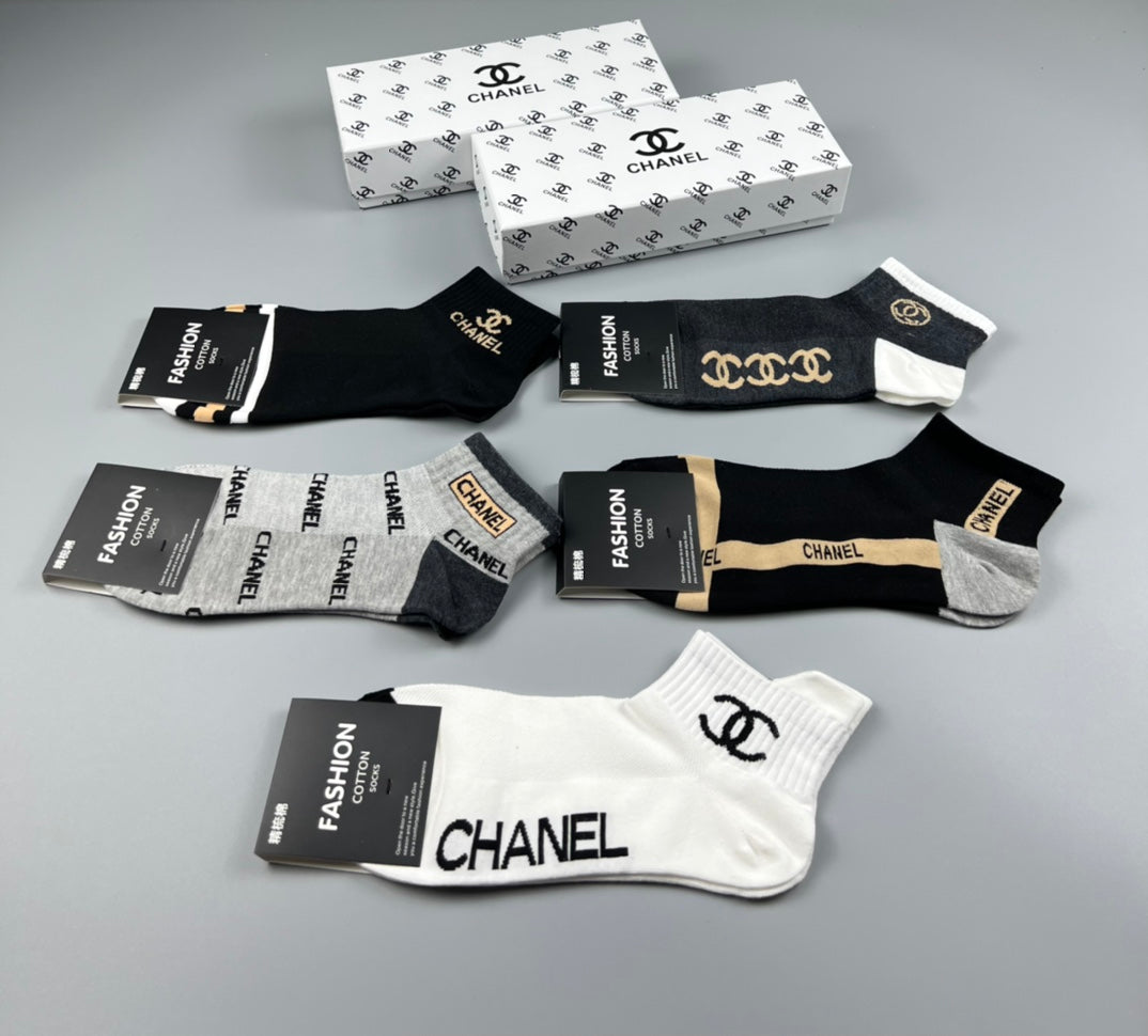Chanel Mixed Emblem And Wordmark Details Crew Socks - 5-Pair Set