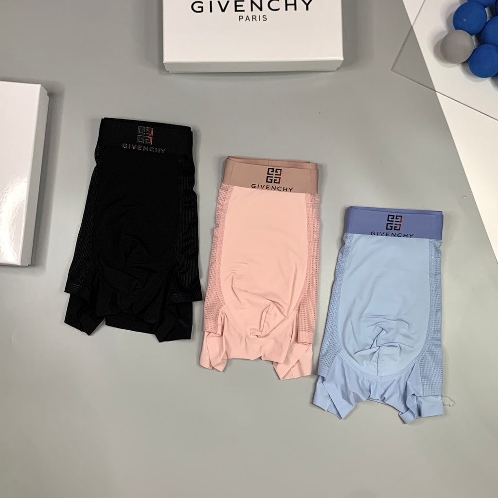 Givenchy Visible Branded Waistband Or Emblem Details Men's Boxer Briefs - 3-Piece Box