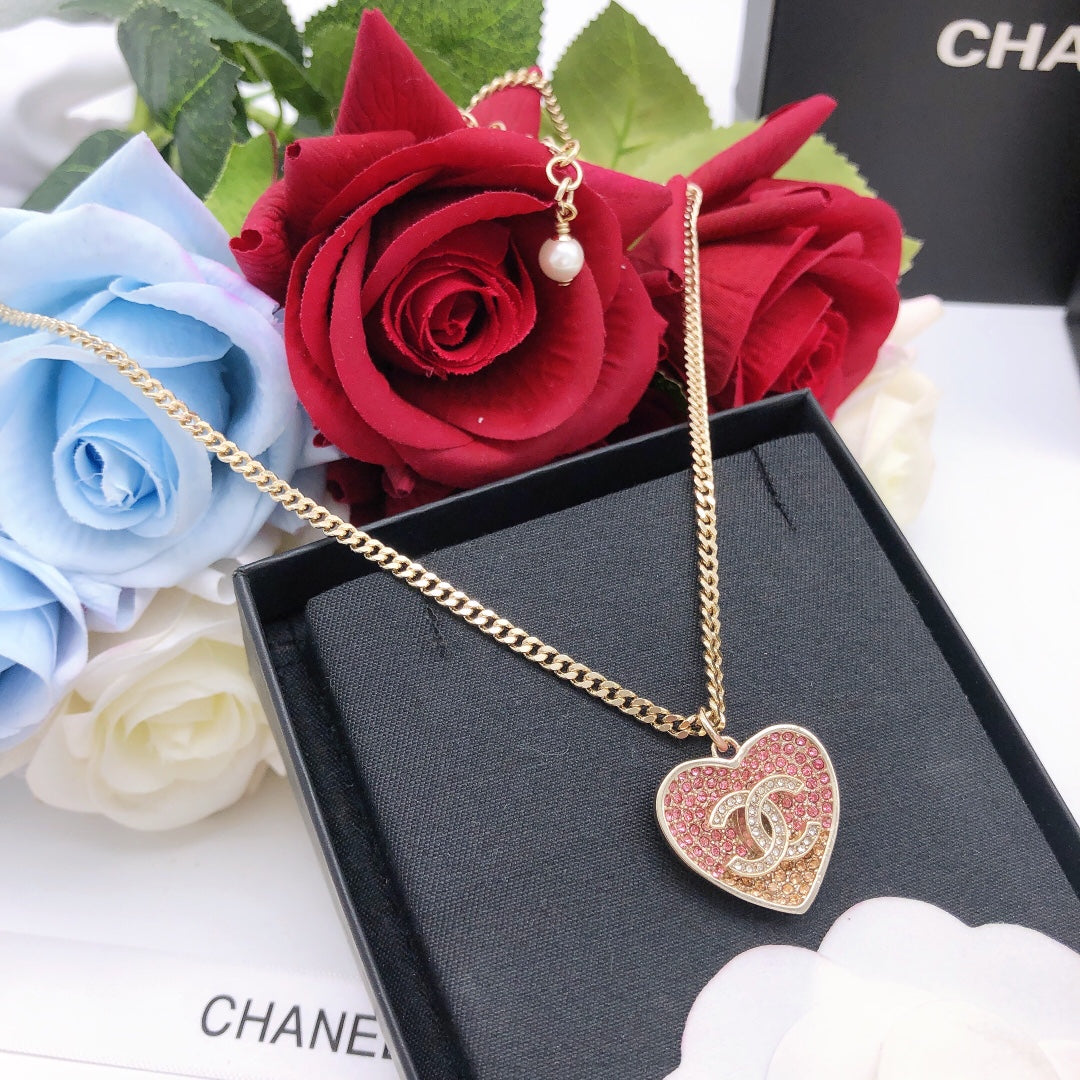 Heart Pendant Necklace in Gold-Tone – Heart Detail – Design 007 main product view