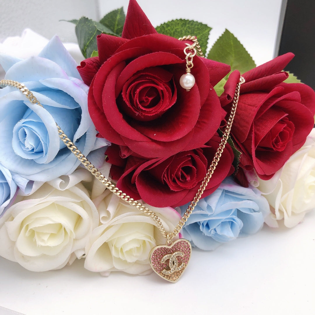 Heart Pendant Necklace in Gold-Tone – Heart Detail – Design 007 main product view