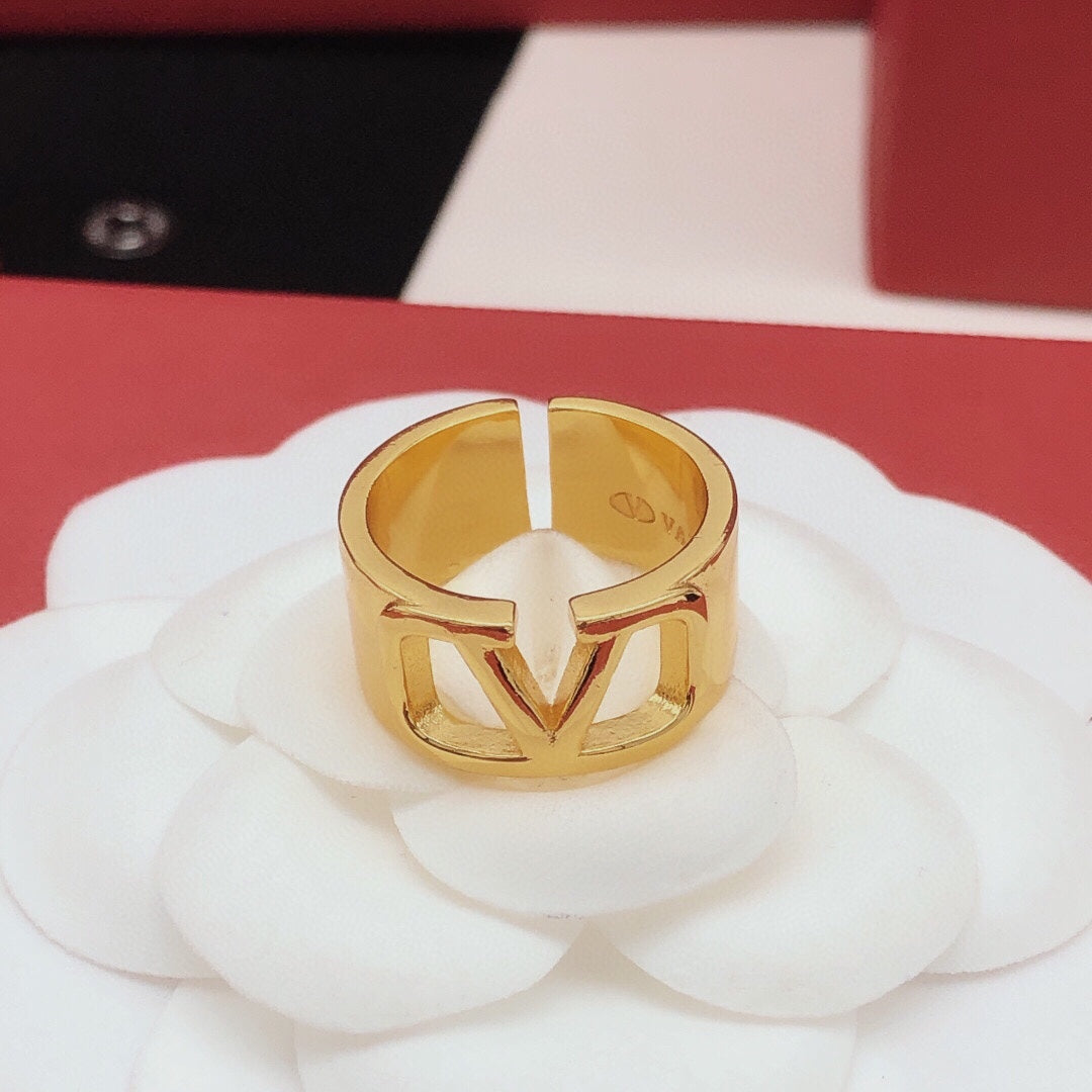 Signature Emblem Polished Ring detail view