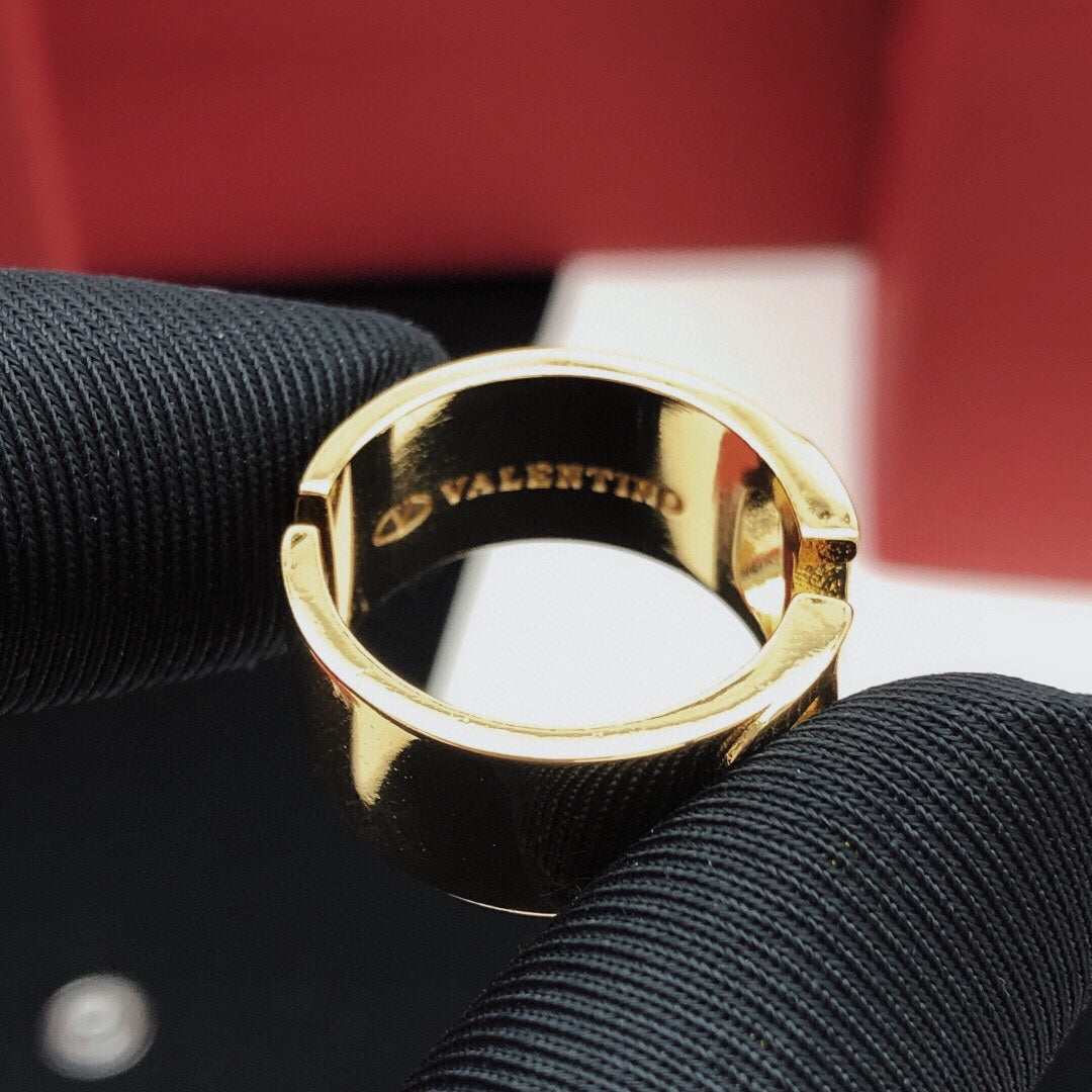 Signature Emblem Polished Ring main product view