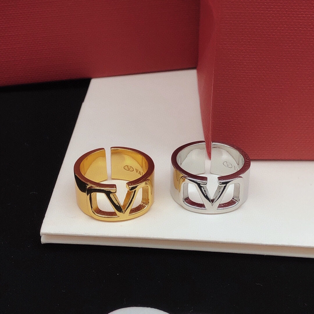 Signature Emblem Polished Ring front view