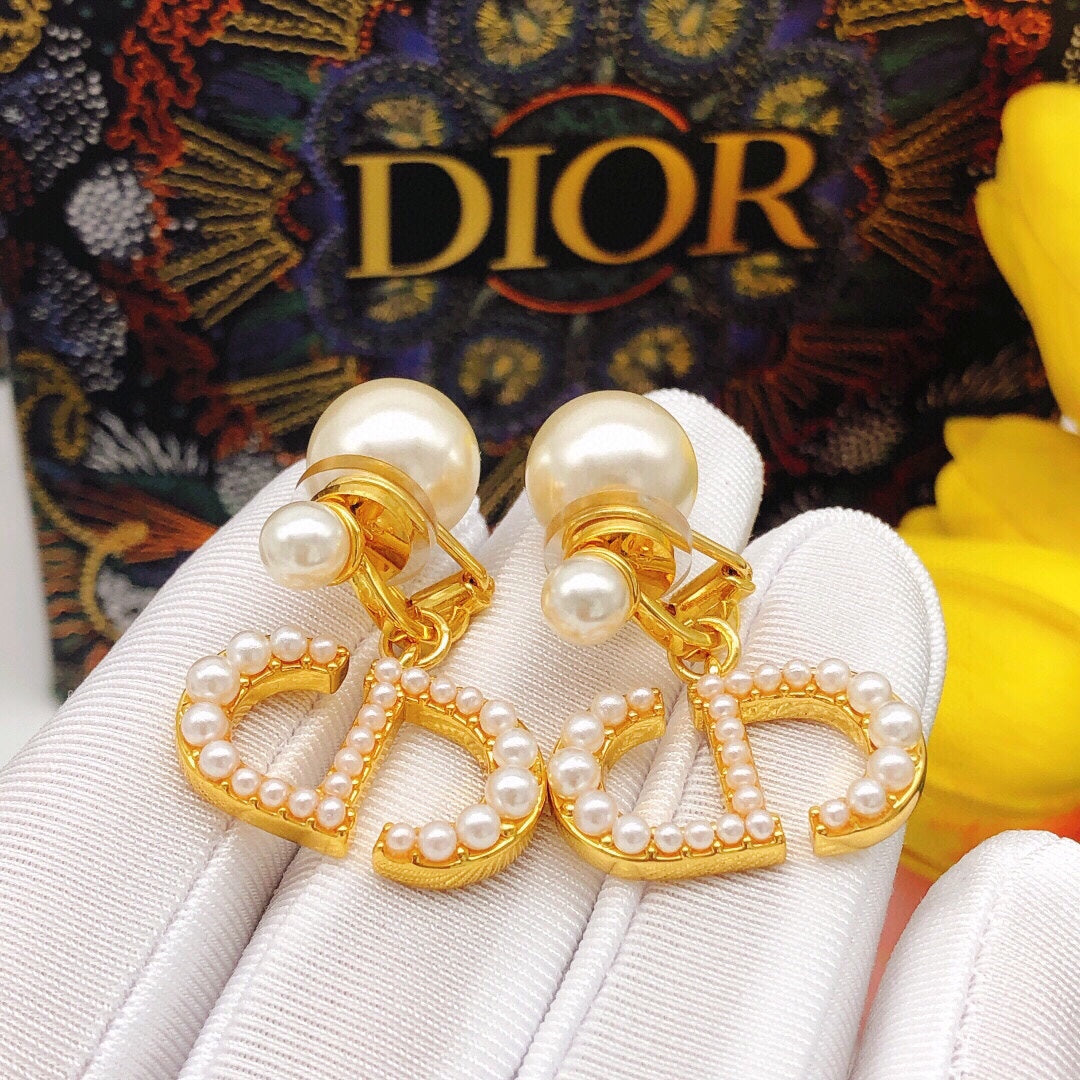 Pearl-Style Motif Jewelry Accessory in Polished Metal-Tone with Pearl-Style Detail – Design 004 main product view