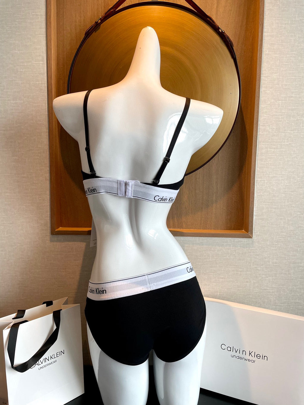 Calvin Klein Cotton Visible Colour And Waistband Details Women's Bra & Brief Set