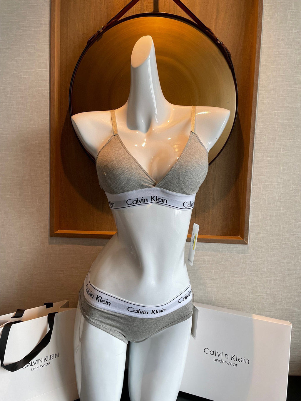 Calvin Klein Cotton Visible Colour And Waistband Details Women's Bra & Brief Set