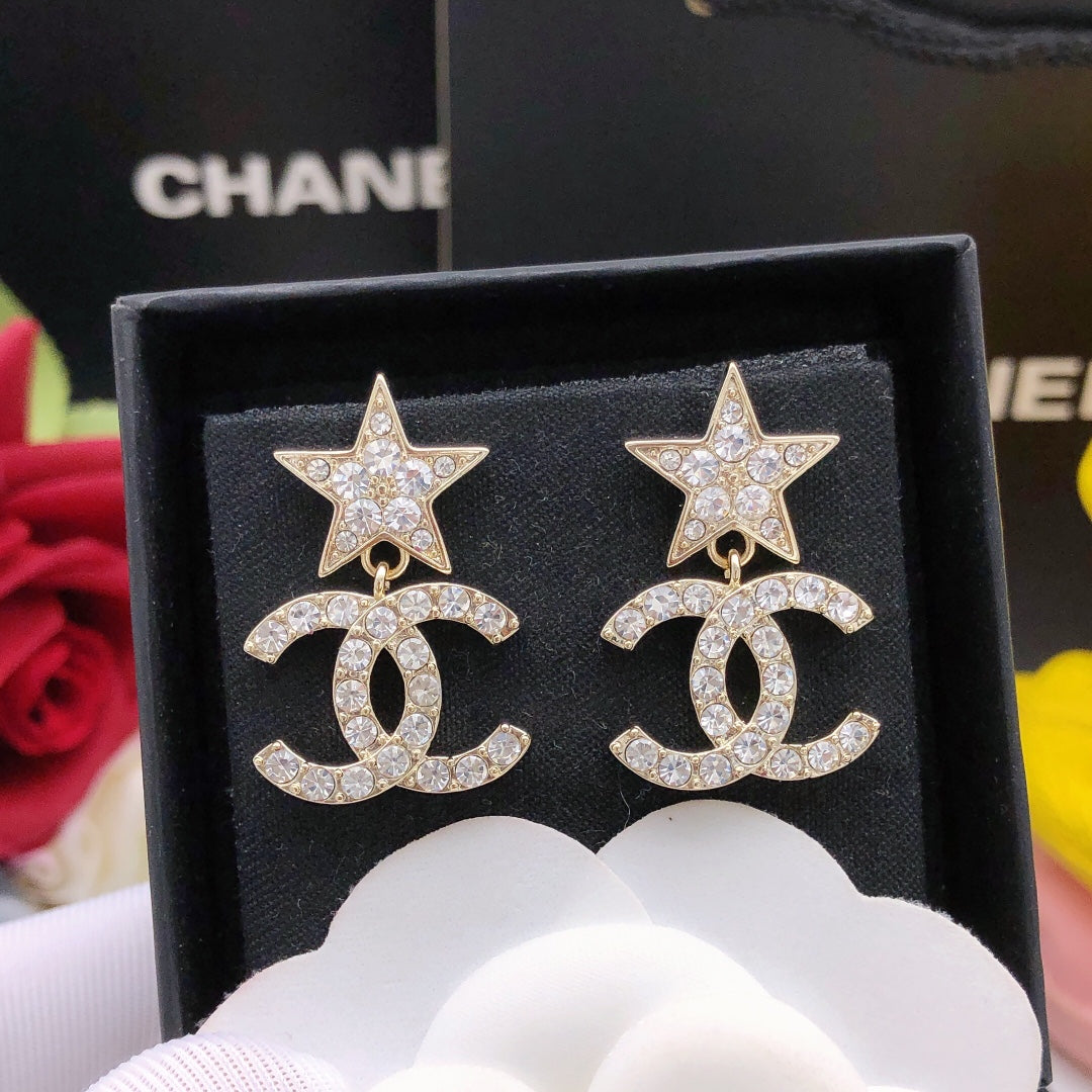 Star Stud Earrings in Gold-Tone – Star Detail main product view