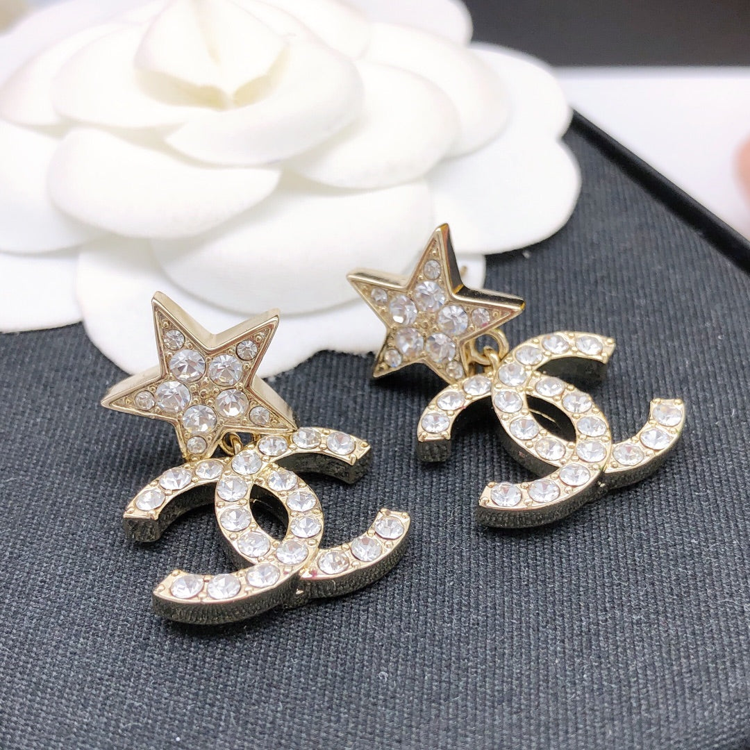 Star Stud Earrings in Gold-Tone – Star Detail main product view