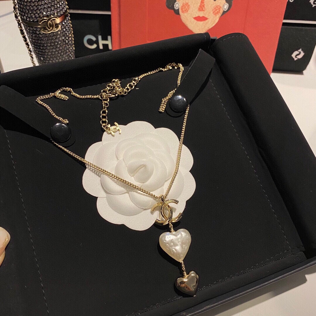 Heart Pearl-Detail Pendant Necklace – Pearl Detail – Design 008 main product view