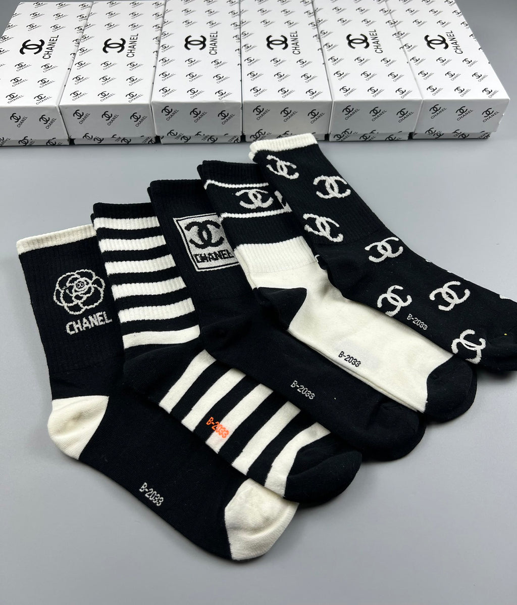 Chanel Contrast Emblem Details Crew Socks - 5-Pair Set