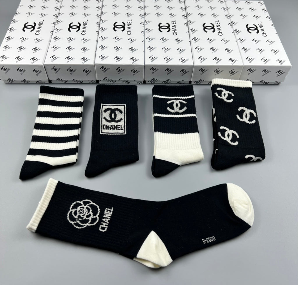 Chanel Contrast Emblem Details Crew Socks - 5-Pair Set