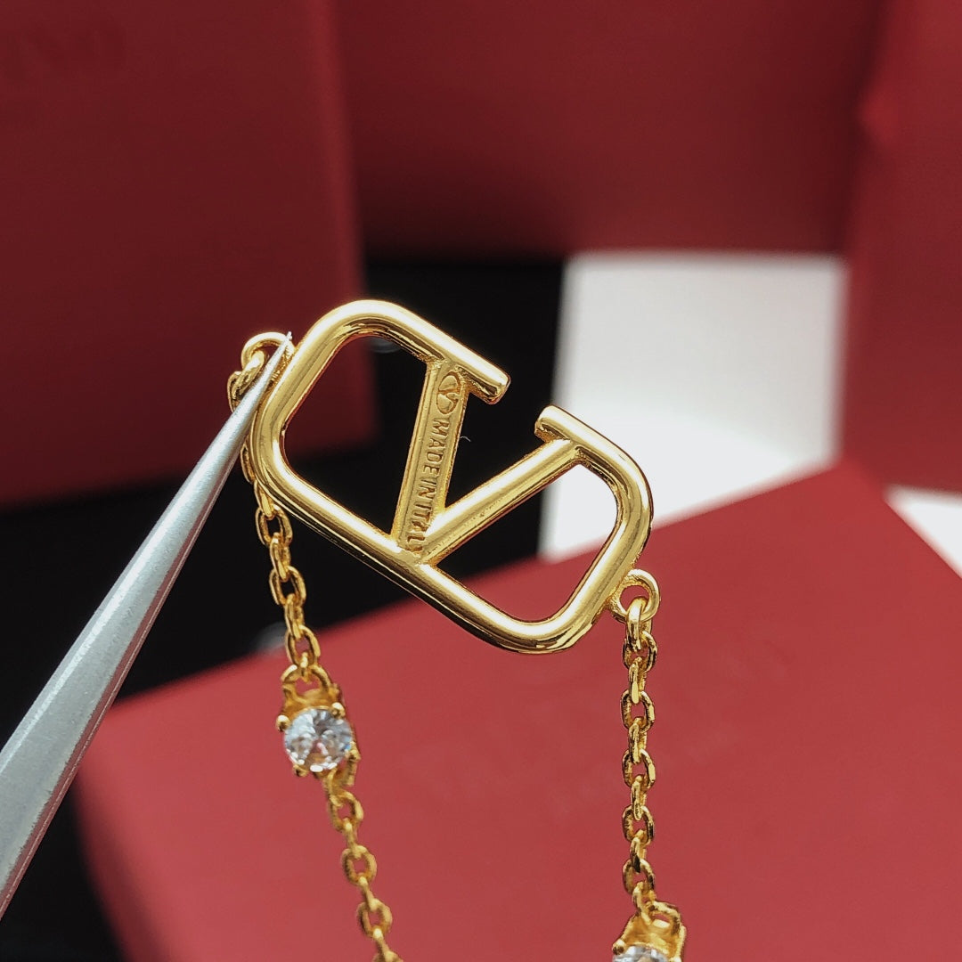 V Emblem Crystal-Accent Pendant Necklace – Design 05 detail view