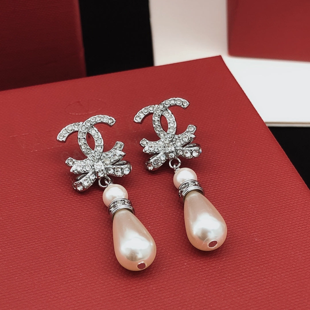 Bow Stud Earrings in Gold-Tone – Design 002 side detail