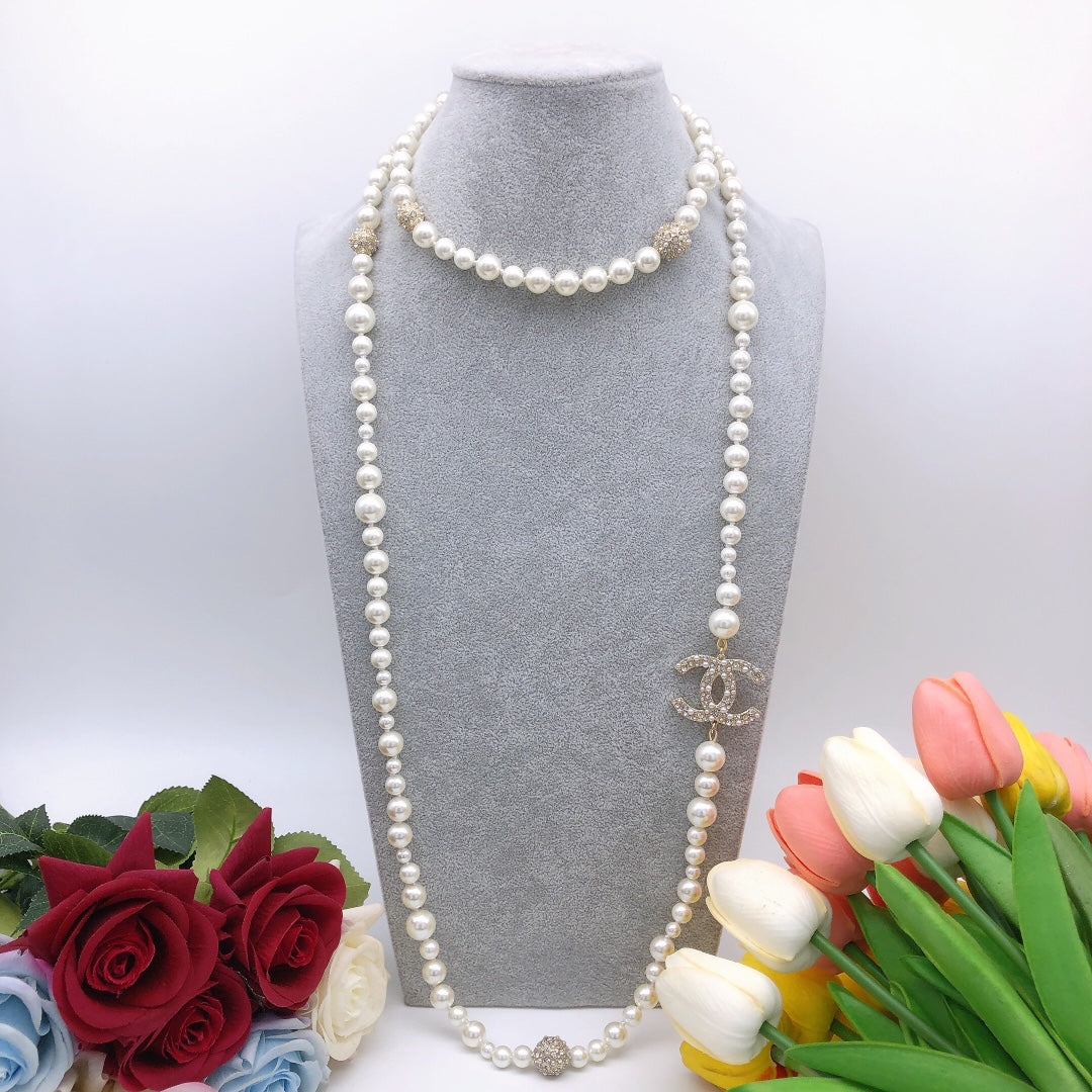Pearl Pearl-Detail Pendant Necklace – Pearl Detail – Design 038 front product view