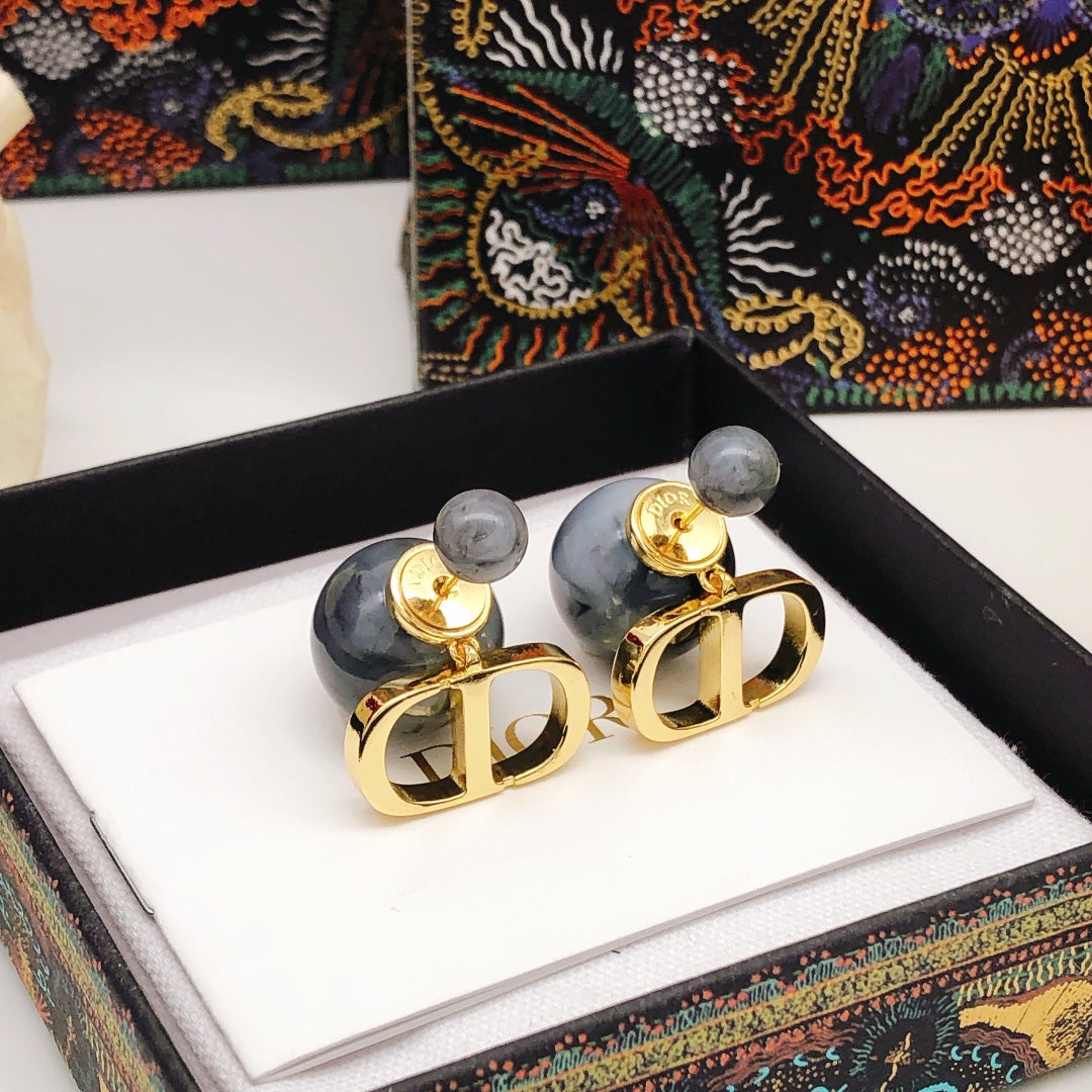 Pearl-Style Motif Stud Earrings in Polished Metal-Tone with Pearl-Style Detail – Design 006 main product view