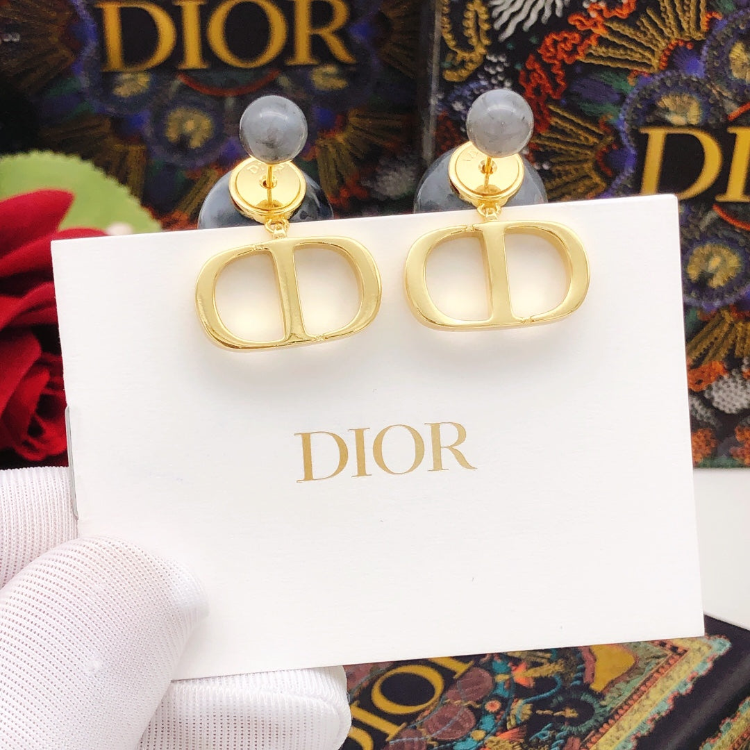 Pearl-Style Motif Stud Earrings in Polished Metal-Tone with Pearl-Style Detail – Design 006 close-up detail