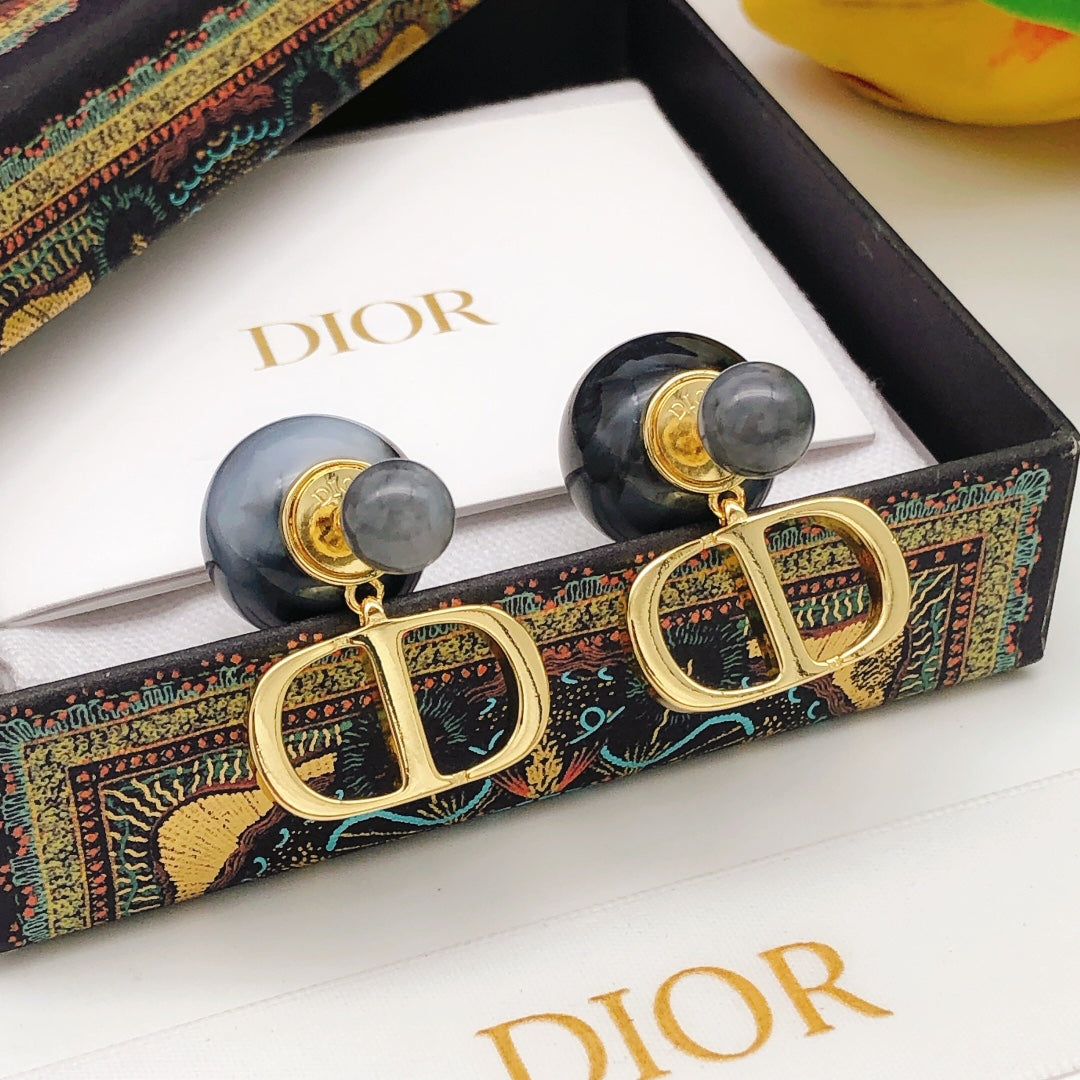 Pearl-Style Motif Stud Earrings in Polished Metal-Tone with Pearl-Style Detail – Design 006 front view