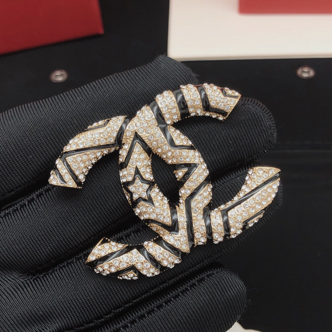 Star Brooch in Gold-Tone detail view