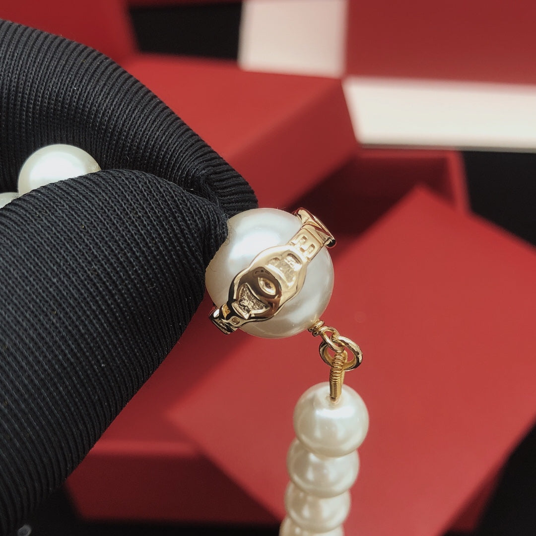 Pearl Pearl-Detail Pendant Necklace – Pearl Detail – Design 033 styled product view