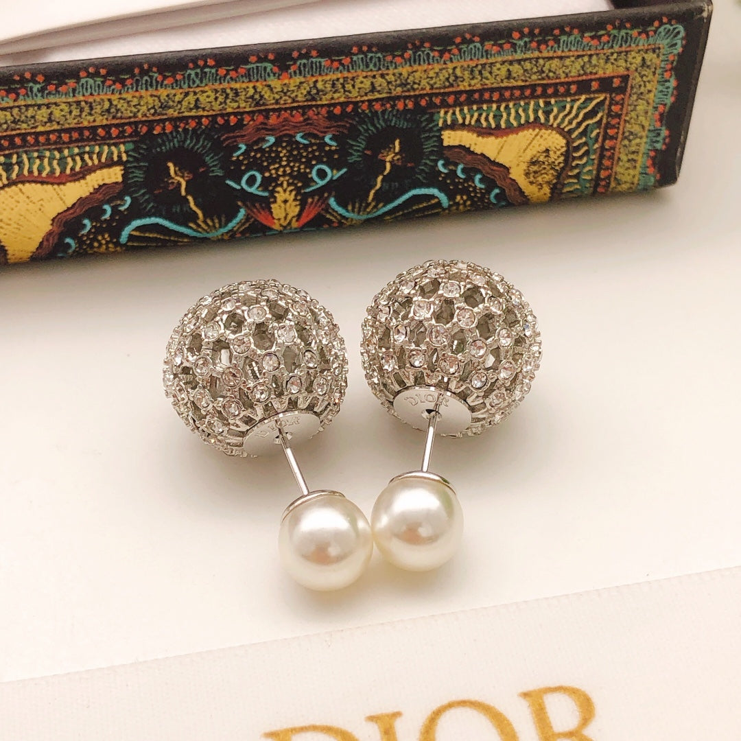 Sculptural Stud Earrings in Silver-Tone with Crystal-Style Accents – Design 001 close-up detail