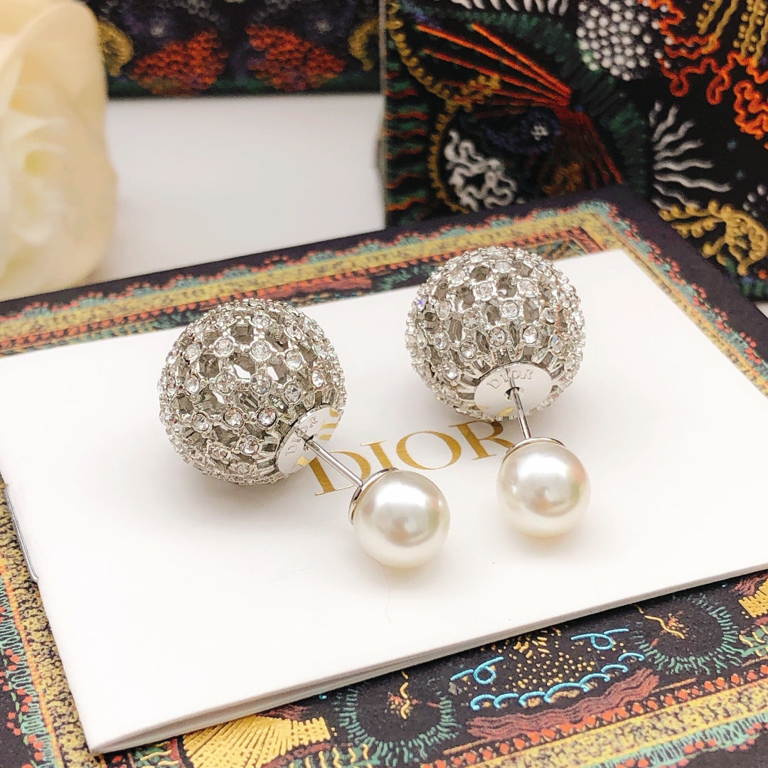 Sculptural Stud Earrings in Silver-Tone with Crystal-Style Accents – Design 001 side detail