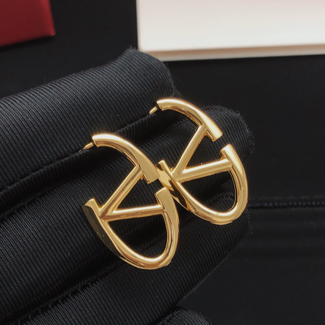 Signature Emblem Polished Stud Earrings – Small main product view