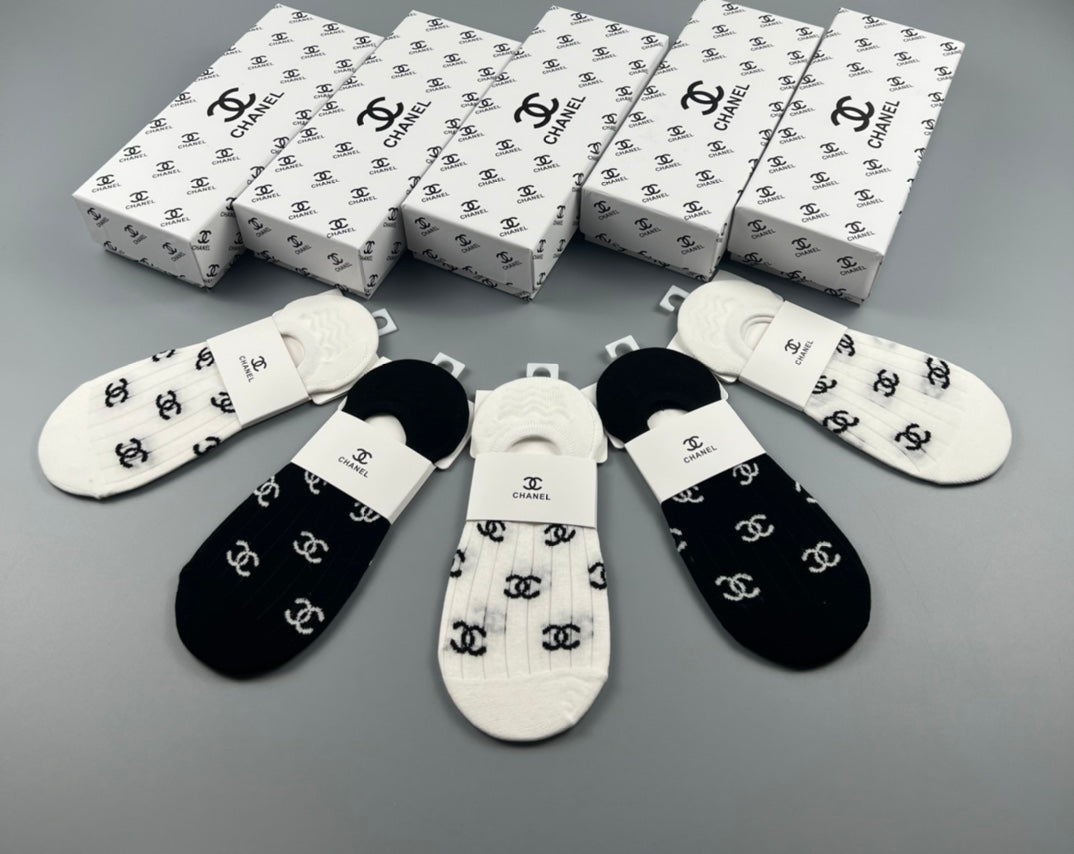 Chanel Repeating Emblem Details No-Show Socks - 5-Pair Set
