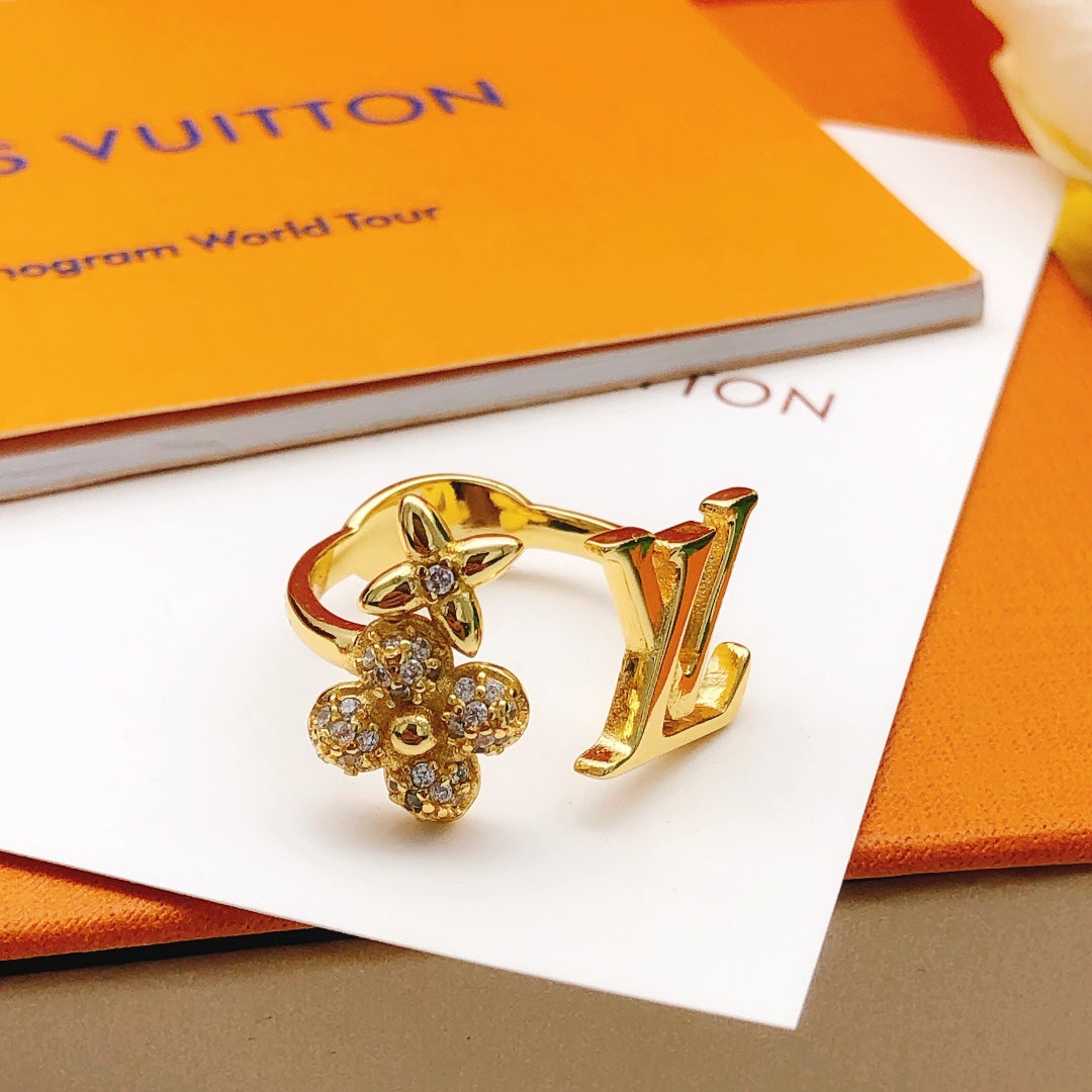 Floral Statement Ring in Gold-Tone – Design 002 side detail