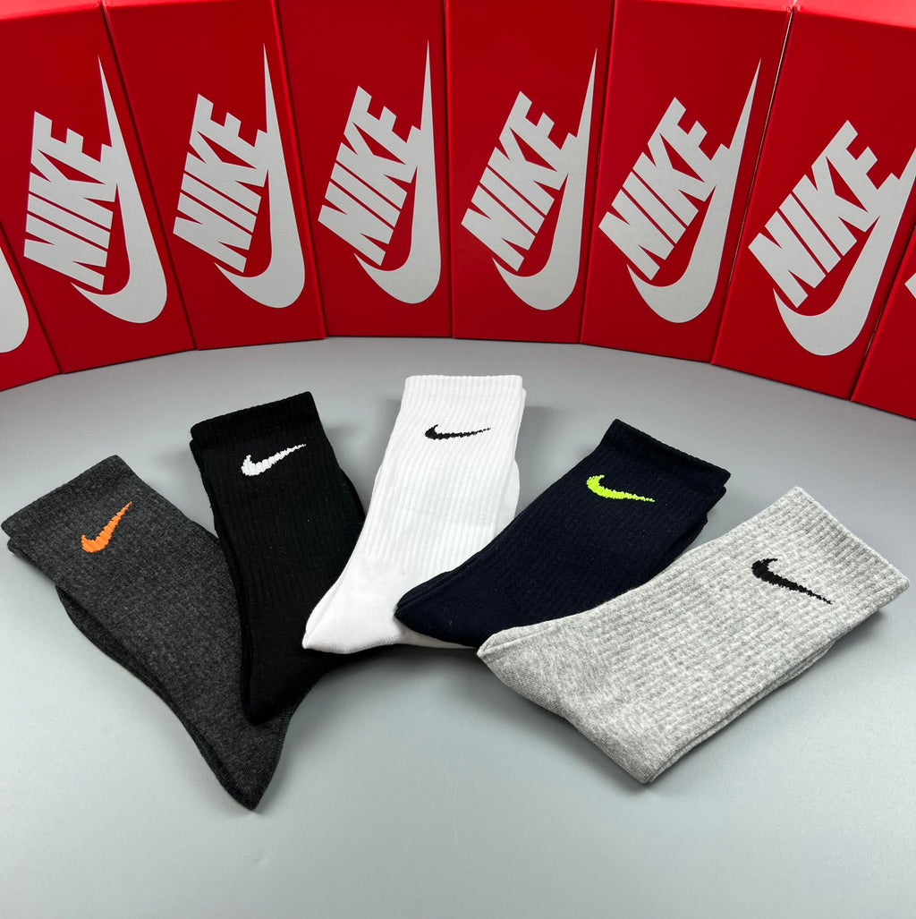 Nike Mixed-Color Swoosh Crew Socks