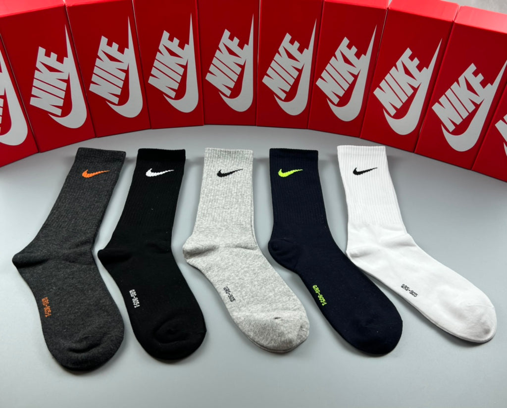Nike Mixed-Color Swoosh Crew Socks
