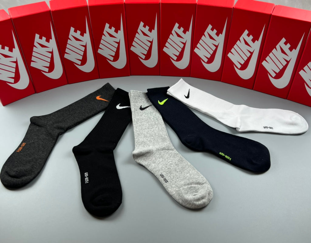 Nike Colourful Swoosh Details Crew Socks
